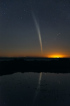 Kometa Lovejoy před východem Slunce 22. prosince 2011 v Austrálii. Foto: Colin Legg.