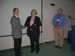 Kamil Hornoch, Mary Kay Hemenway a Mike Bennett při předání ceny Pacifické astronomické společnosti. Foto: PAS.