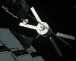 ATV-3 při příletu ke stanici. Foto: TV NASA