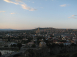 Panorama večerního Tbilisi . Foto: Ondřej Mikulaštík.