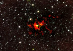 rodící se hvězda v nitru temného oblaku SDC 335.579-0.292 - eso1331 Foto: ALMA (ESO/NRAJ/NRAO)/NASA/Spitzer/JPL-Caltech/GLIMPSE