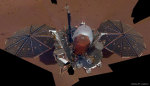 Sonda InSight si na Marsu pořídila selfíčko