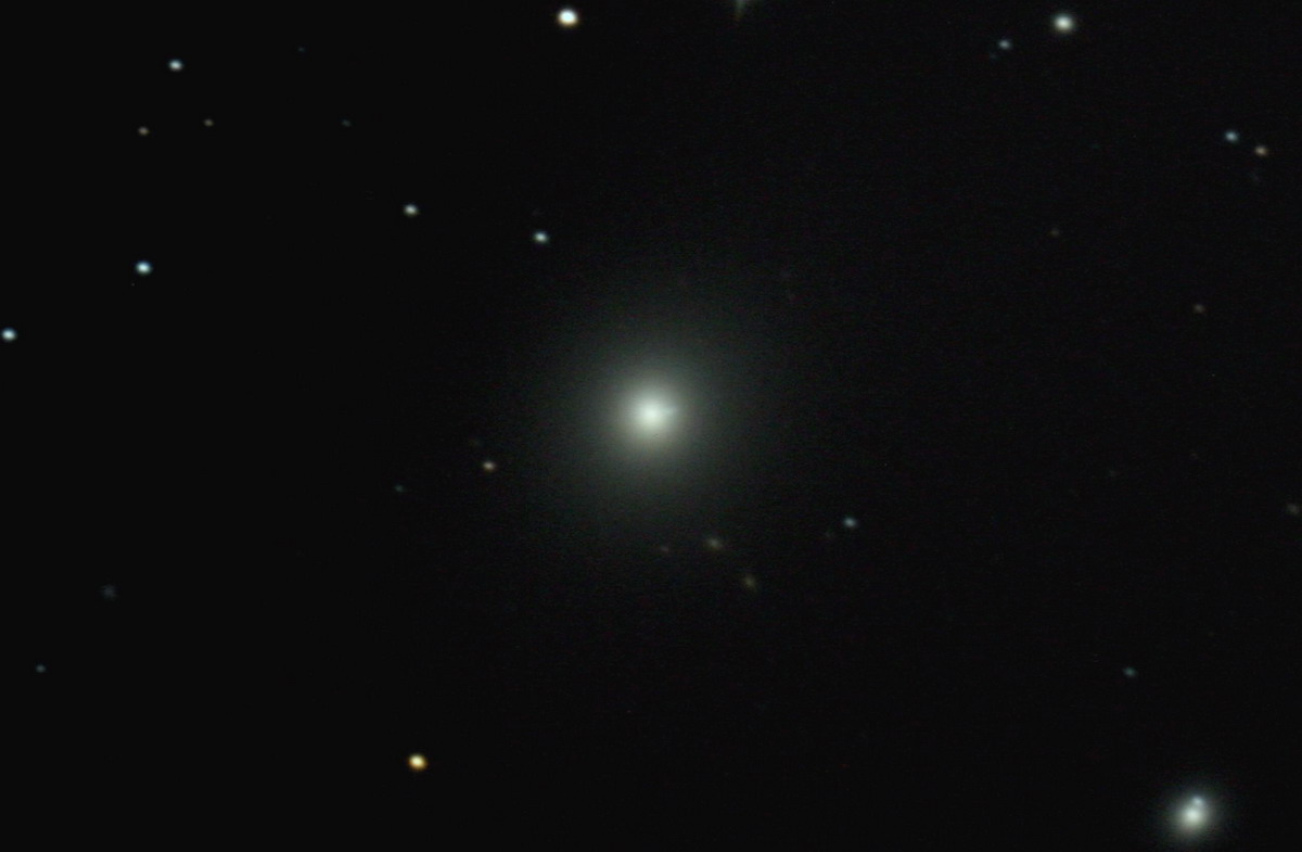 M87 s výtryskom hmoty 5x4 min