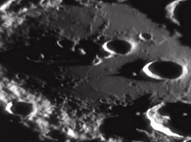 Dno kráteru Clavius