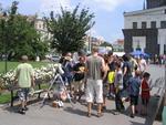 2006-06-24 CAS-Veda_v_ulicich_019_na_Slunce